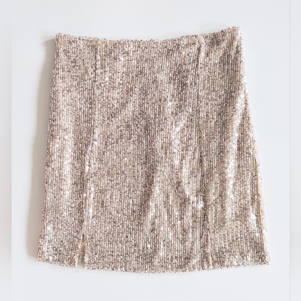 Love on a Hanger Sequin Mini Skirt Size 7 Light Gold Champagne